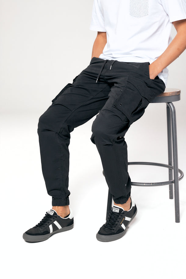 Product PANTALÓN CARGO KANE NOAH - Black - Image 3